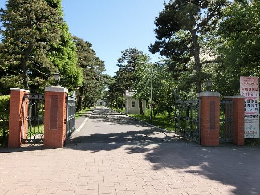 遺愛女子中学校の校舎の写真