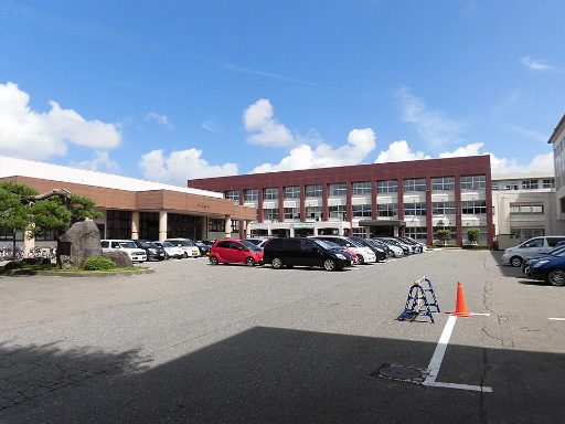 山形県立致道館中学校の校舎の写真