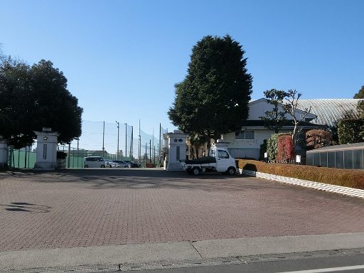 茨城県立下妻第一高等学校附属中学校の校舎の写真