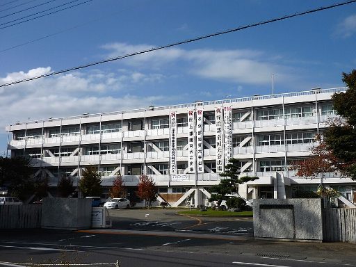 茨城県立太田第一高等学校附属中学校の校舎の写真