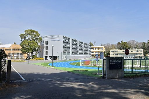 東洋大学附属牛久中学校の校舎の写真