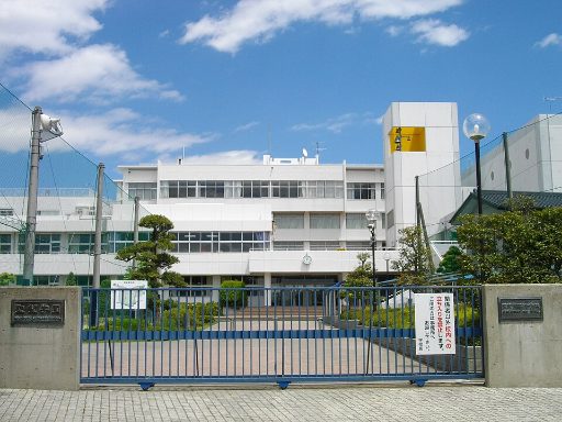 聖望学園中学校の校舎の写真