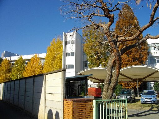 東京成徳大学深谷中学校の校舎の写真