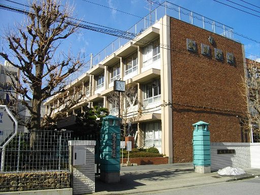 武南中学校の校舎の写真