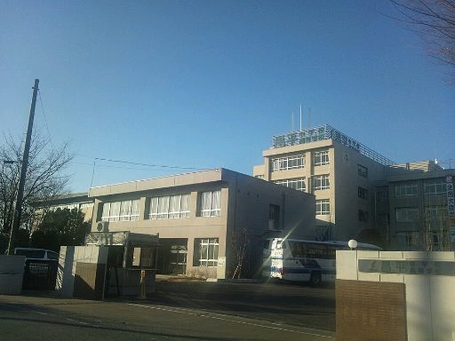 昌平中学校の校舎の写真