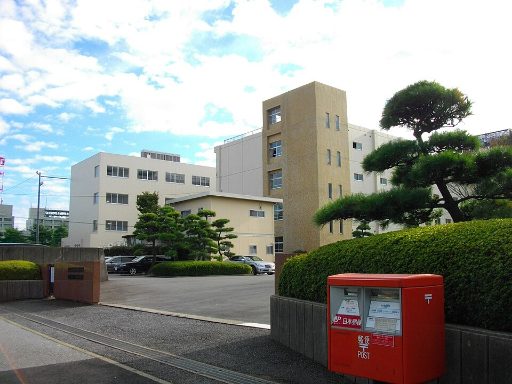 昭和学院秀英中学校の校舎の写真