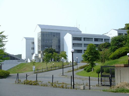翔凜中学校の校舎の写真