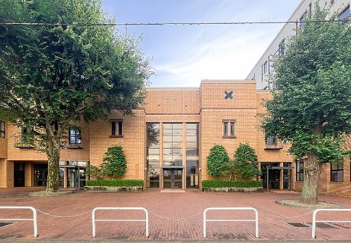 女子学院中学校の校舎の写真
