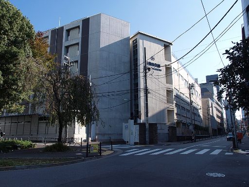 三輪田学園中学校の校舎の写真