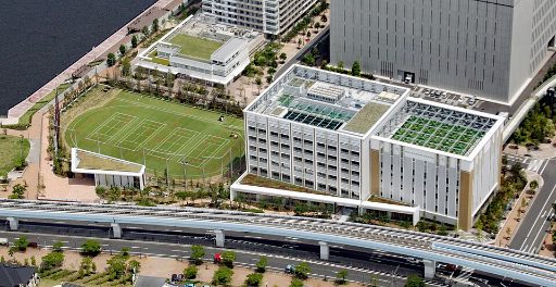 芝浦工業大学附属中学校の校舎の写真