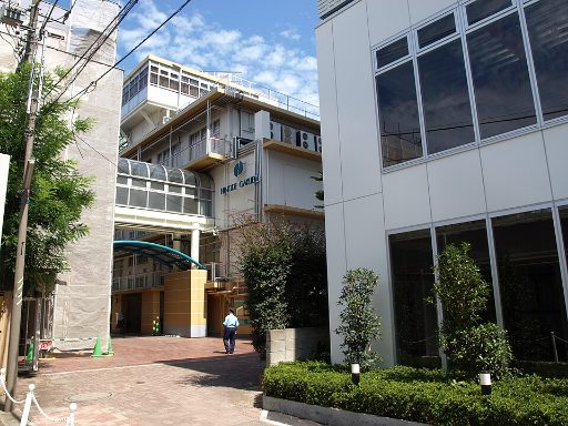 目黒日本大学中学校の校舎の写真