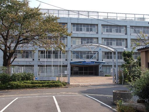 日本工業大学駒場中学校の校舎の写真
