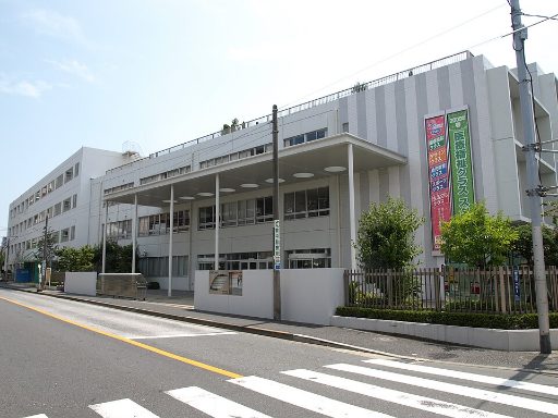羽田国際中学校の校舎の写真