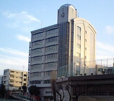 瀧野川女子学園中学校の校舎の写真