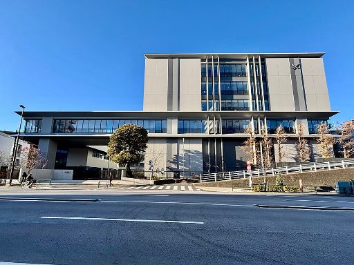 開成中学校の校舎の写真