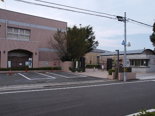 晃華学園中学校の校舎の写真