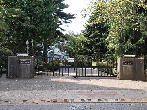 明治学院中学校の校舎の写真