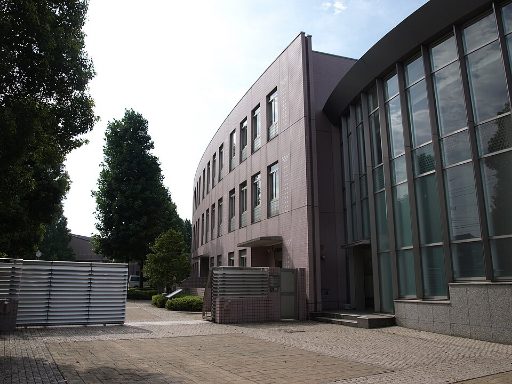 早稲田大学系属早稲田実業学校中等部の校舎の写真