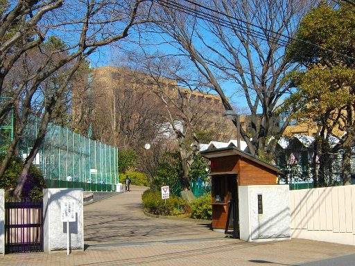 浅野中学校の校舎の写真