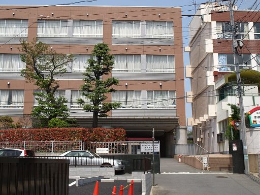 横浜創英中学校の校舎の写真