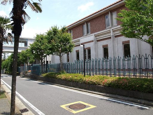 横浜共立学園中学校の校舎の写真