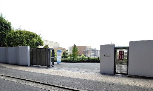 森村学園中等部の校舎の写真