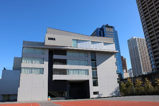 大西学園中学校の校舎の写真