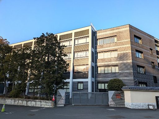 鎌倉学園中学校の校舎の写真