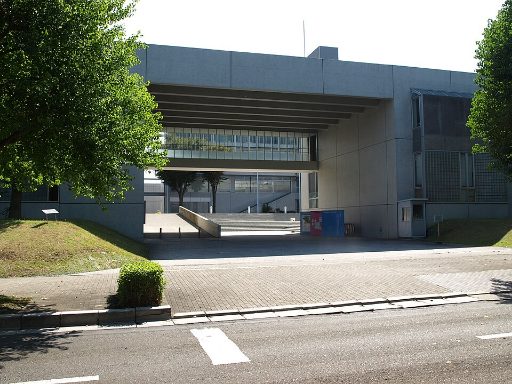 慶應義塾湘南藤沢中等部の校舎の写真