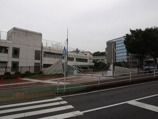 相洋中学校の校舎の写真