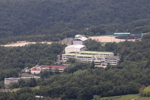 麗澤瑞浪中学校の校舎の写真