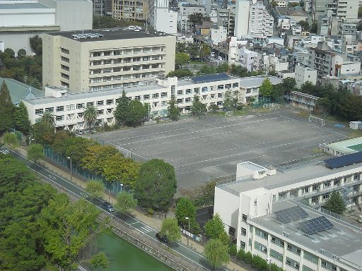 静岡大学教育学部附属静岡中学校の校舎の写真