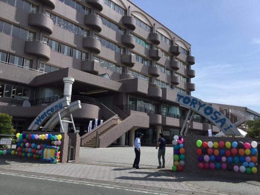 磐田東中学校の校舎の写真