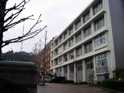 浜松学芸中学校の校舎の写真