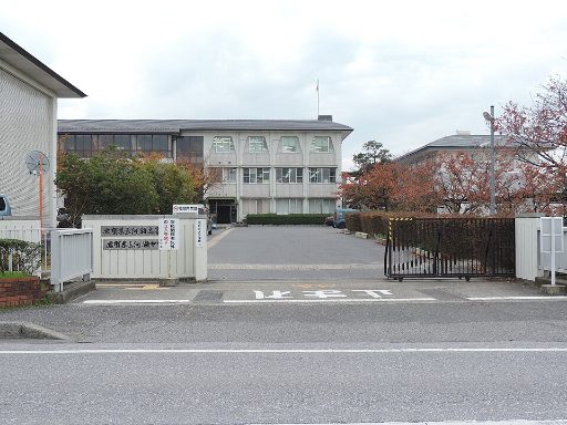 滋賀県立河瀬中学校の校舎の写真