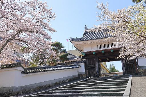 京都府立園部高等学校附属中学校の校舎の写真