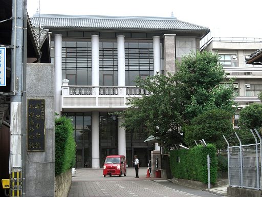 龍谷大学付属平安中学校の校舎の写真