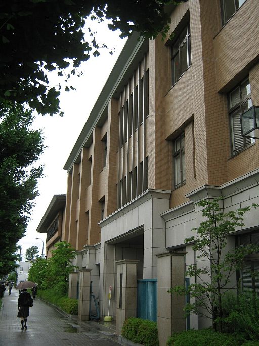京都精華学園中学校の校舎の写真