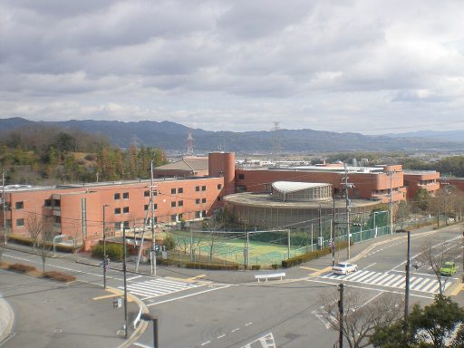 同志社国際中学校の校舎の写真