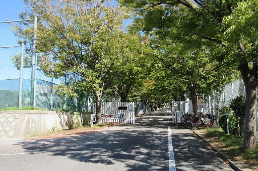 大阪教育大学附属池田中学校の校舎の写真
