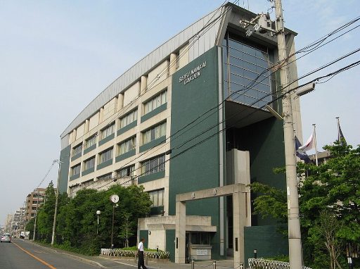 清風南海中学校の校舎の写真