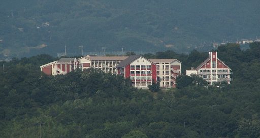 利晶学園中学校の校舎の写真