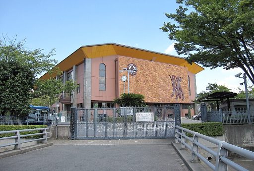 金光大阪中学校の校舎の写真