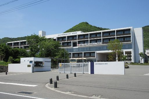 東洋大学附属姫路中学校の校舎の写真