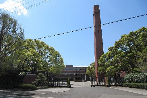 武庫川女子大学附属中学校の校舎の写真