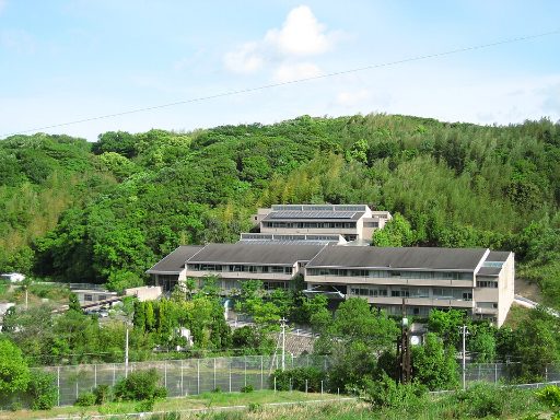 蒼開中学校の校舎の写真