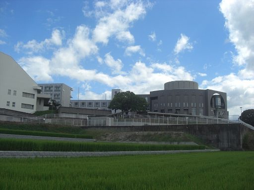 智辯学園中学校の校舎の写真