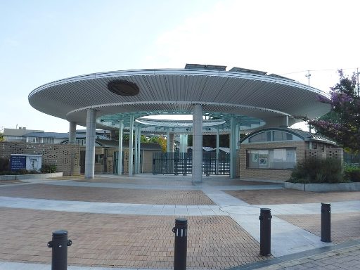 奈良学園登美ヶ丘中学校の校舎の写真