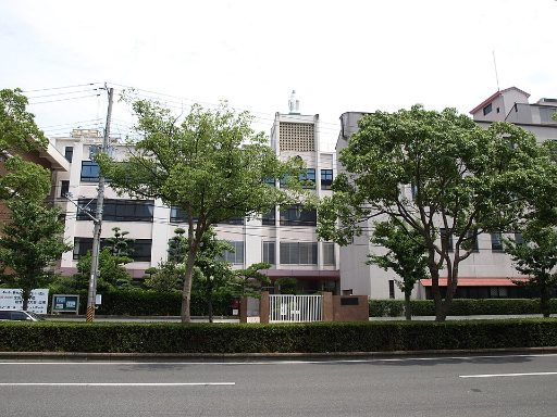 和歌山信愛中学校の校舎の写真