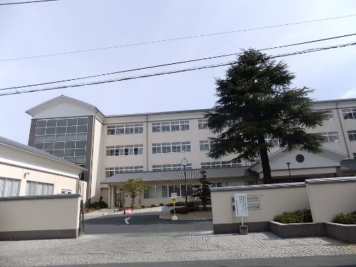 岡山県立倉敷天城中学校の校舎の写真